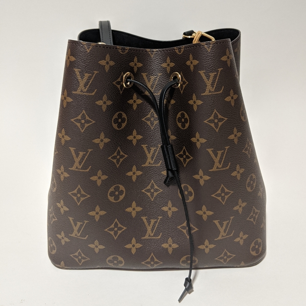 Louis Vuitton Neoneo Black